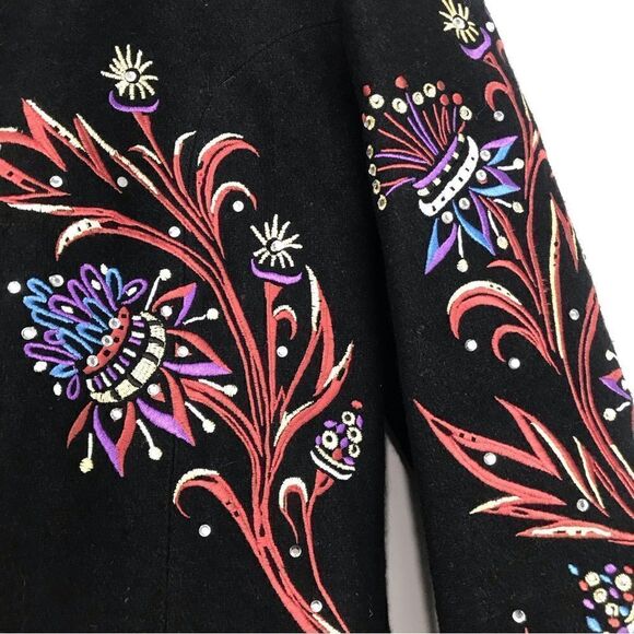 Signature Gordon & James Black Wool Colorful Embroidered Crop Jacket - Picture 7 of 15